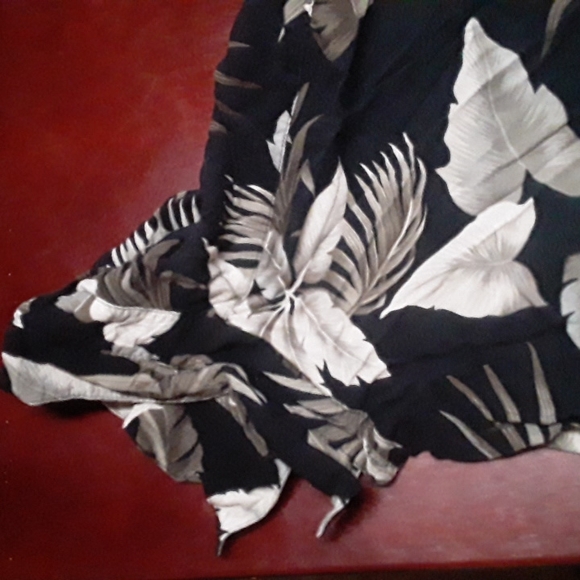 Men's Shirt - Picture 3 of 7